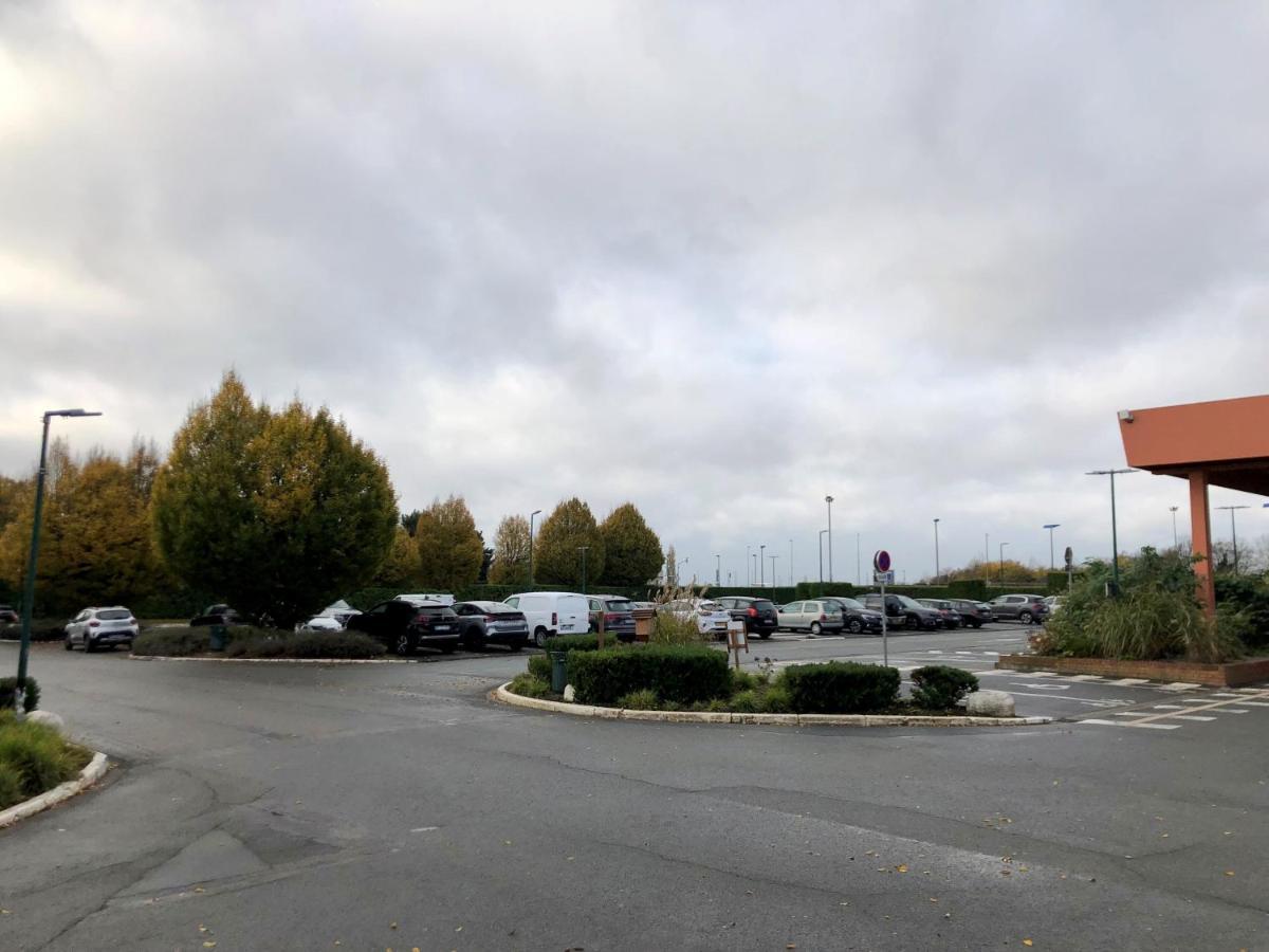 Hotel Mercure Lille Aeroport Bagian luar foto