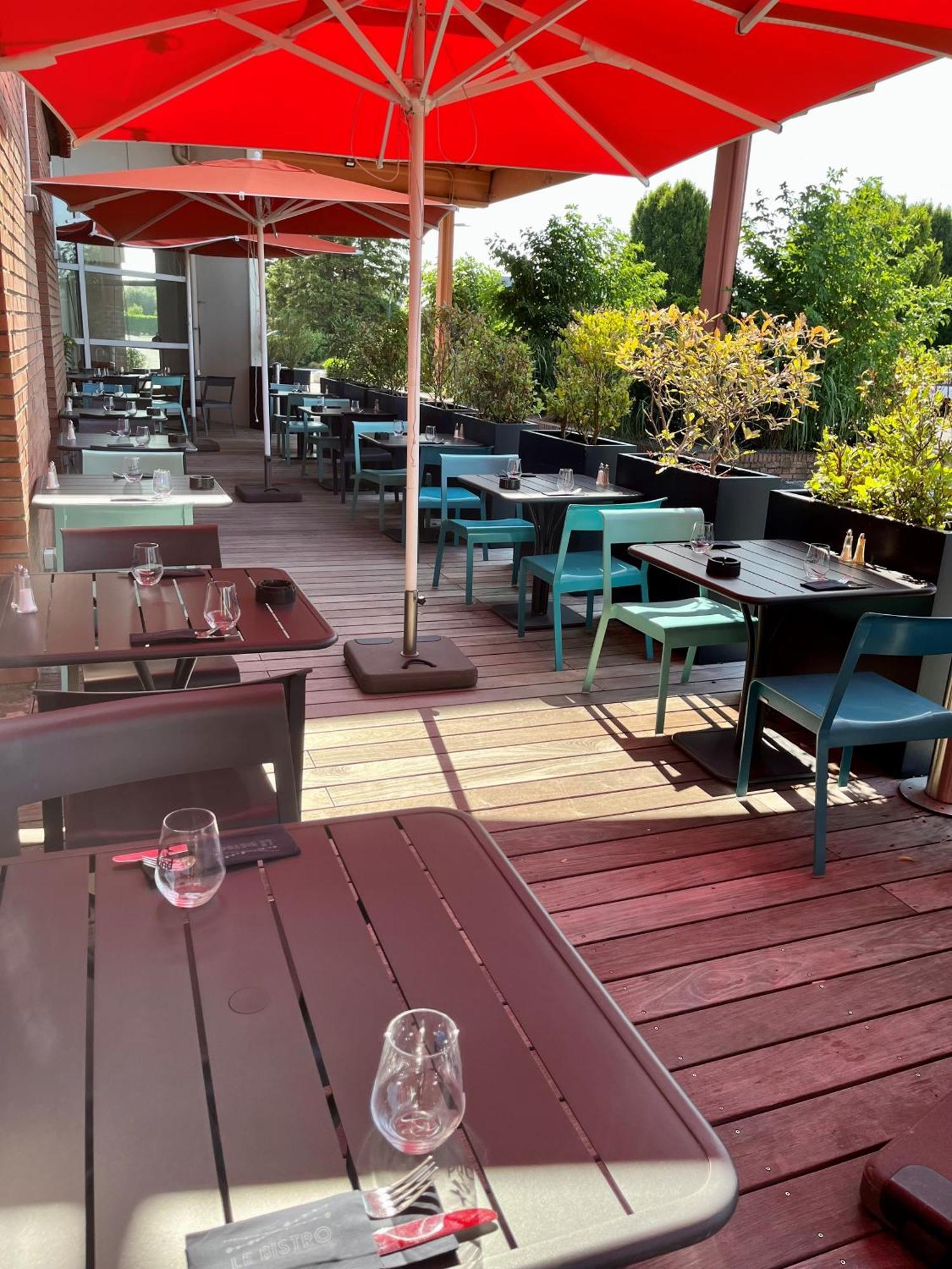 Hotel Mercure Lille Aeroport Bagian luar foto